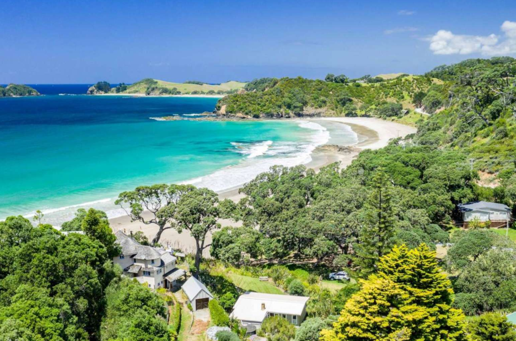 Moureeses Bay, Whananaki